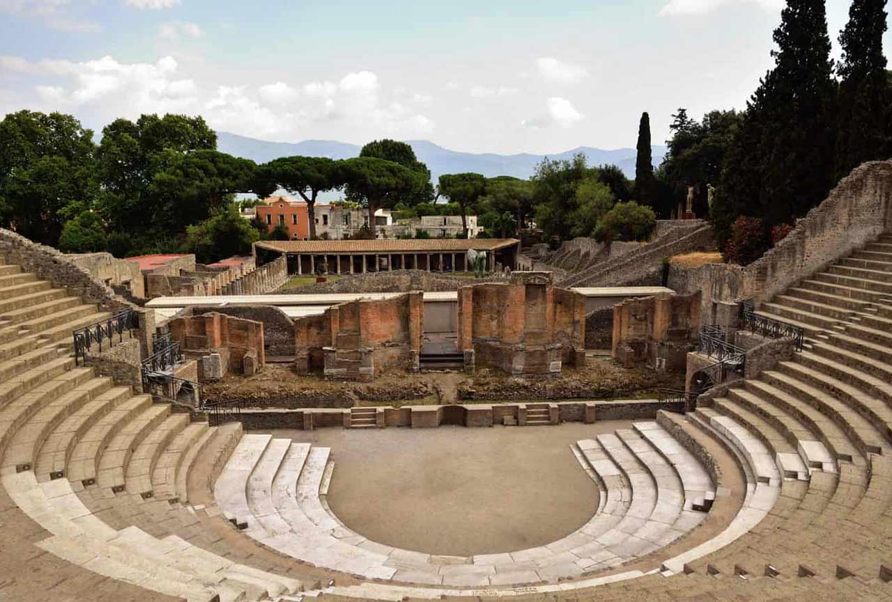 Excursions to Pompeii